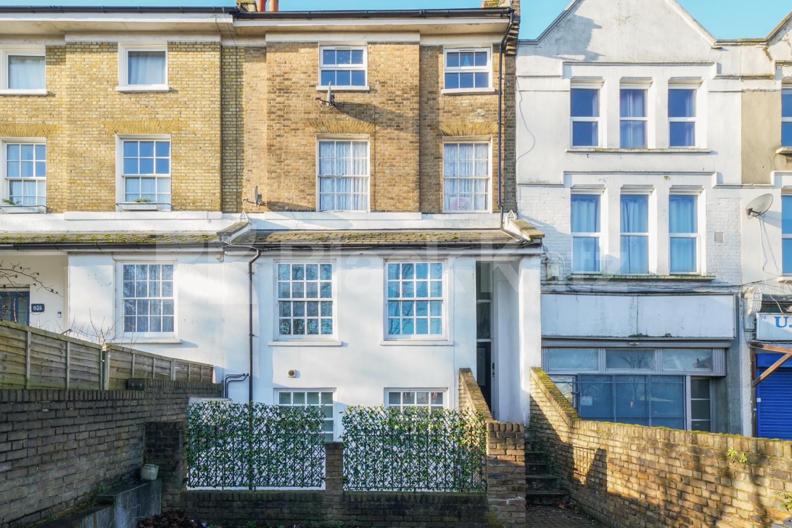 Top floor one bedroom apartment near Brixton Upper Tulse Hill, Brixton